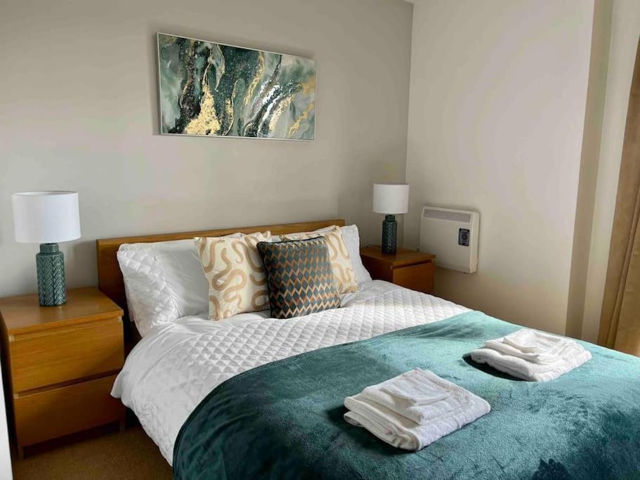 Beachfront Bliss With Spectacular Views Llanelli Esterno foto