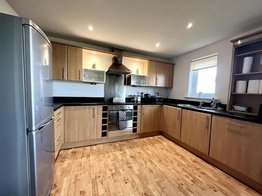 Beachfront Bliss With Spectacular Views Llanelli Esterno foto