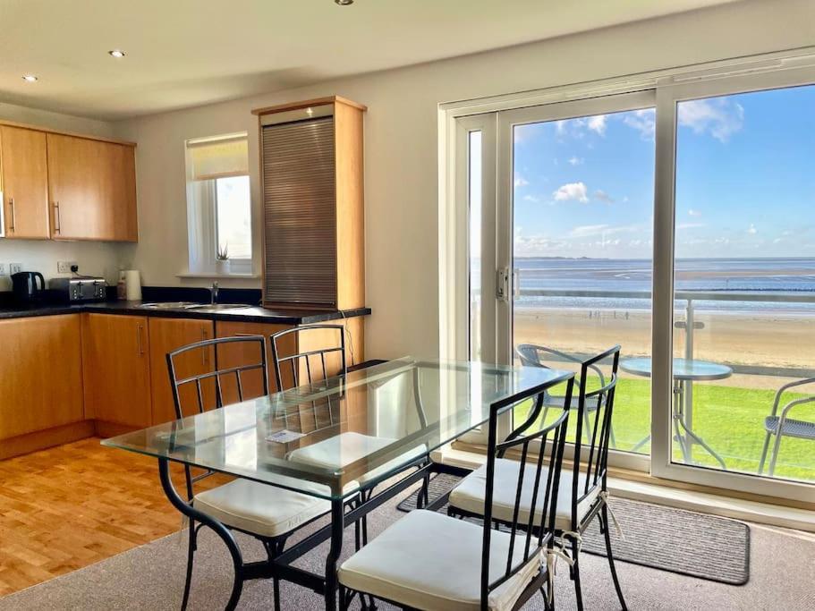Beachfront Bliss With Spectacular Views Llanelli Esterno foto