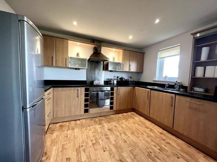 Beachfront Bliss With Spectacular Views Llanelli Esterno foto