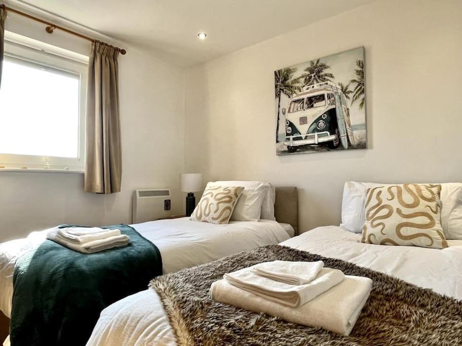 Beachfront Bliss With Spectacular Views Llanelli Esterno foto