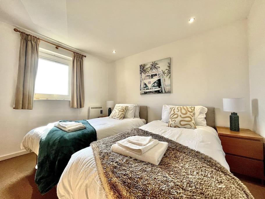 Beachfront Bliss With Spectacular Views Llanelli Esterno foto