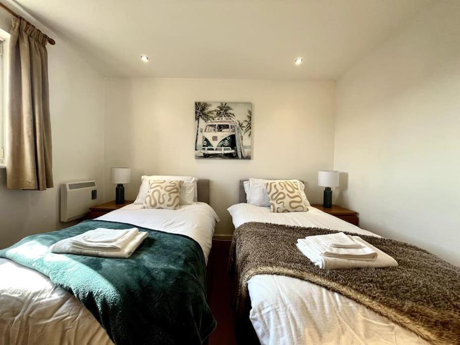Beachfront Bliss With Spectacular Views Llanelli Esterno foto