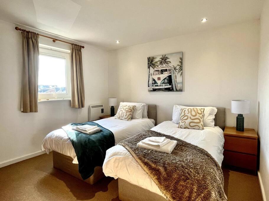 Beachfront Bliss With Spectacular Views Llanelli Esterno foto