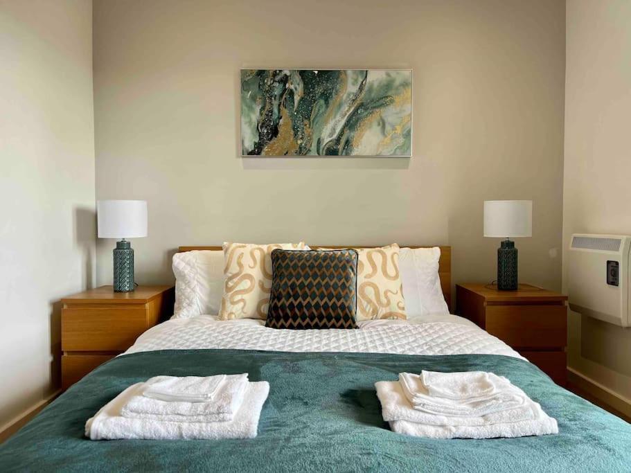 Beachfront Bliss With Spectacular Views Llanelli Esterno foto