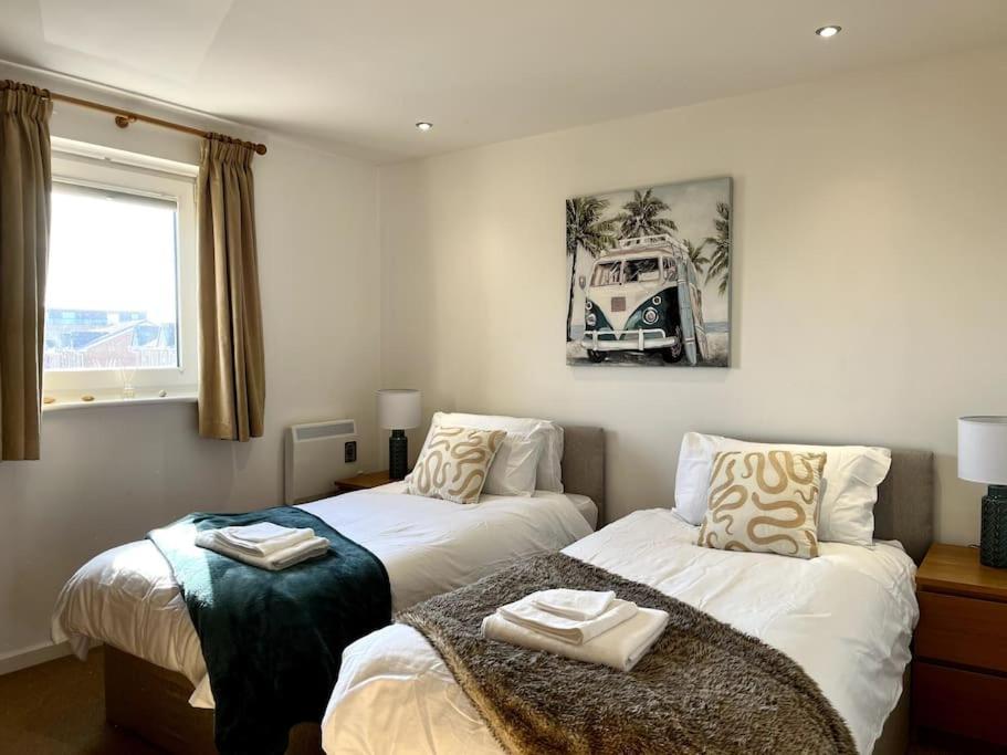 Beachfront Bliss With Spectacular Views Llanelli Esterno foto